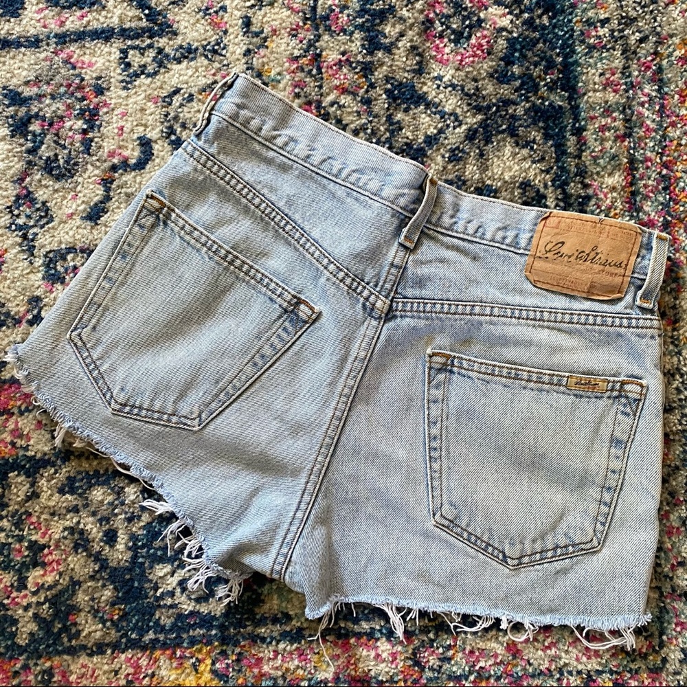 Vintage Levi’s High waisted Cut off shorts 32